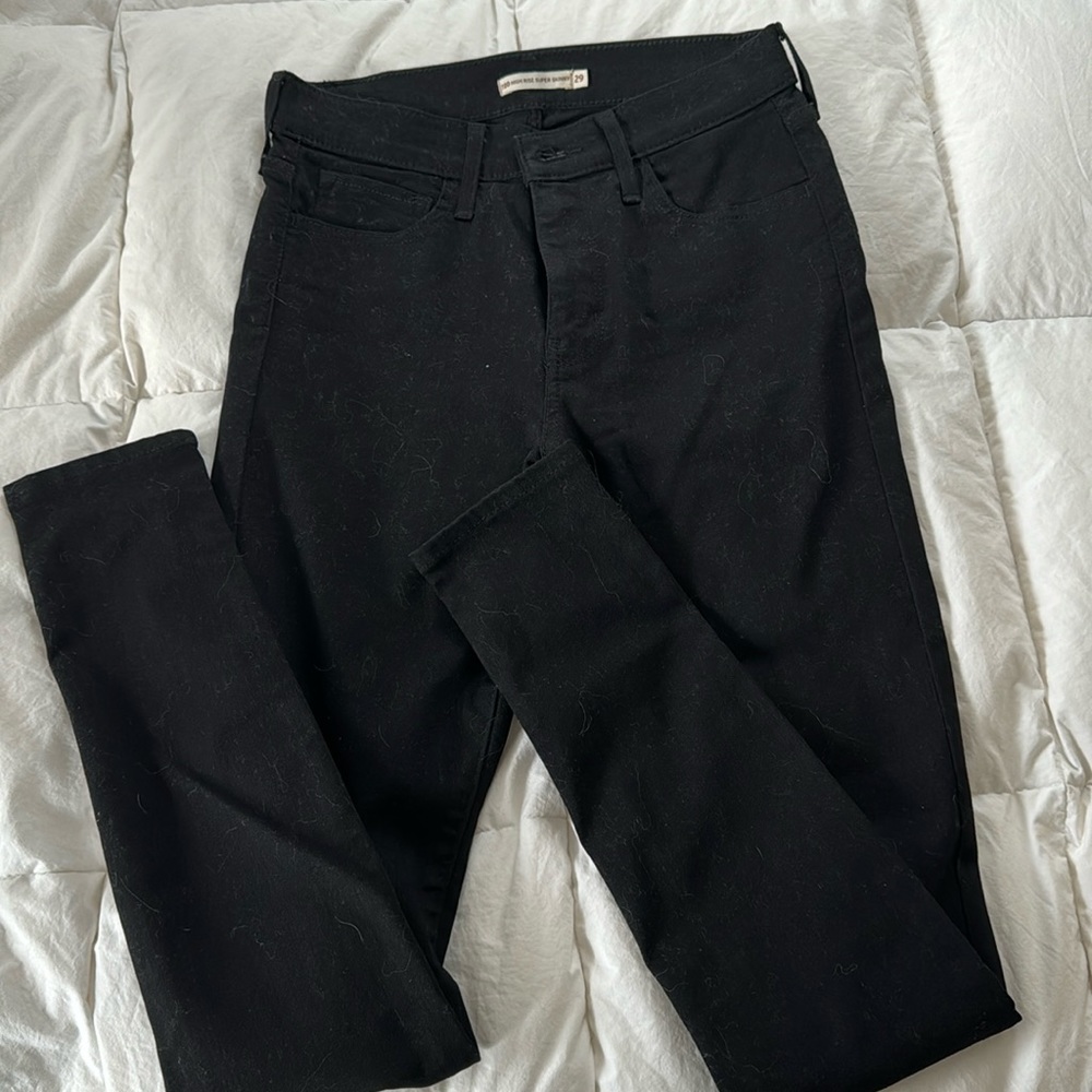 Levi’s 720 High Rise Super Skinny. Size 29.